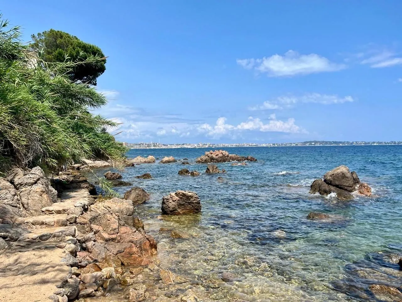 Super Cannes Sea Side ヴァロリス アパート
